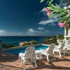 Ocean Views, Pool, Walk2Town, Backup Generator!