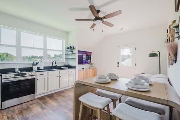 Walk2OldTown! Modern Lux Private Carriage House - Image 1