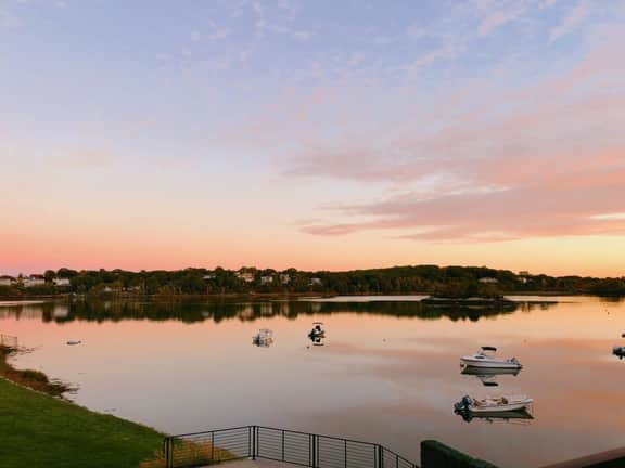Salem Waterfront Couples Retreat - 1 mi Downtown! - Image 2